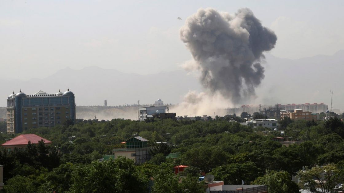 أنباء أولية عن تفجير إرهابي بمحيط السفارة الروسية في كابُل