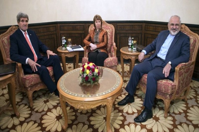 مصادر: ظريف وكيري يناقشان تمديد المفاوضات النووية