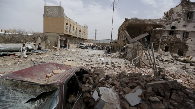 اليمن.. مقتل 30 مدنيا في قصف التحالف سوقا بمحافظة حجة