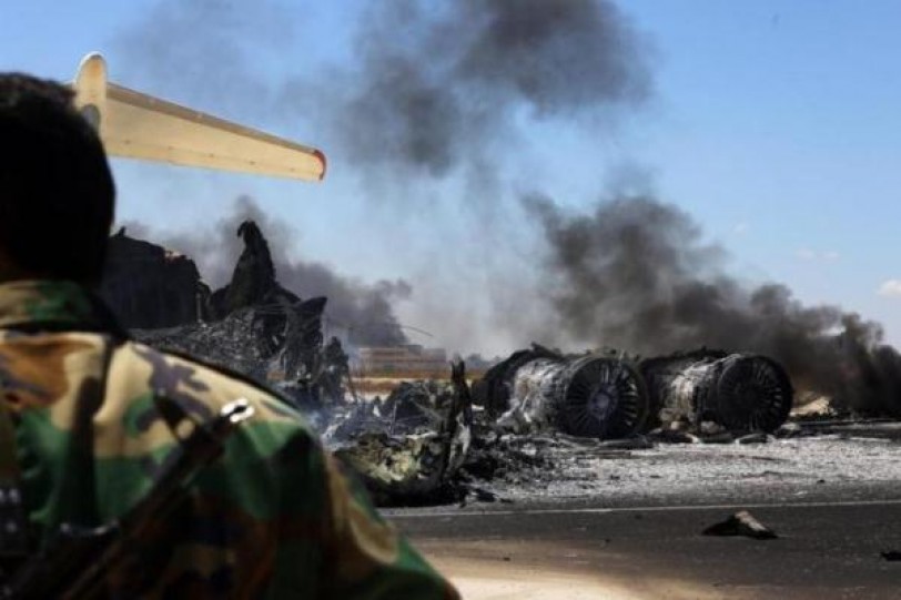 احتراق خزانات وقود باشتباكات مطار طرابلس