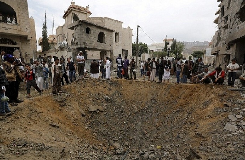 اليمن.. غارة جوية تقتل 36 شخصا.. والتحالف يقول إنه استهدف مصنعا للقنابل