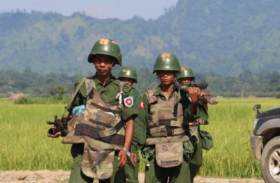إحراق قاعدة عسكرية لجيش ميانمار بهجوم مسلّح لأقلّية قومية