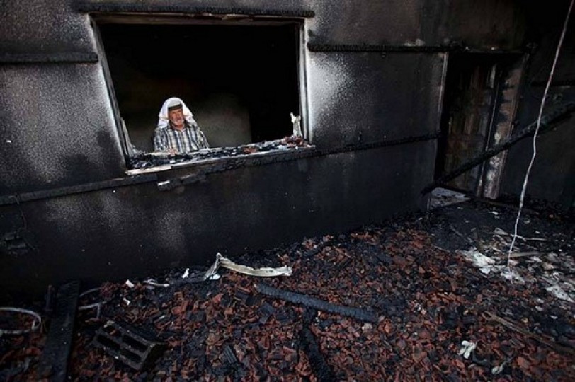 استشهاد رضيع فلسطيني حرقا وإصابة عائلته بنابلس