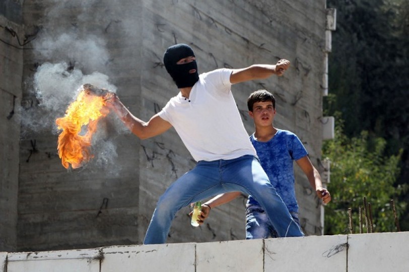 استشهاد شاب فلسطيني في القدس بعد طعنه مستوطنين صهاينة