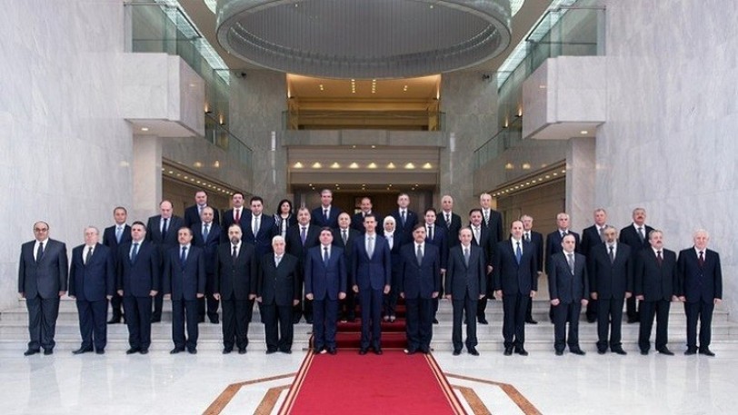 الحكومة السورية برئاسة الحلقي تؤدي اليمين الدستورية أمام الأسد