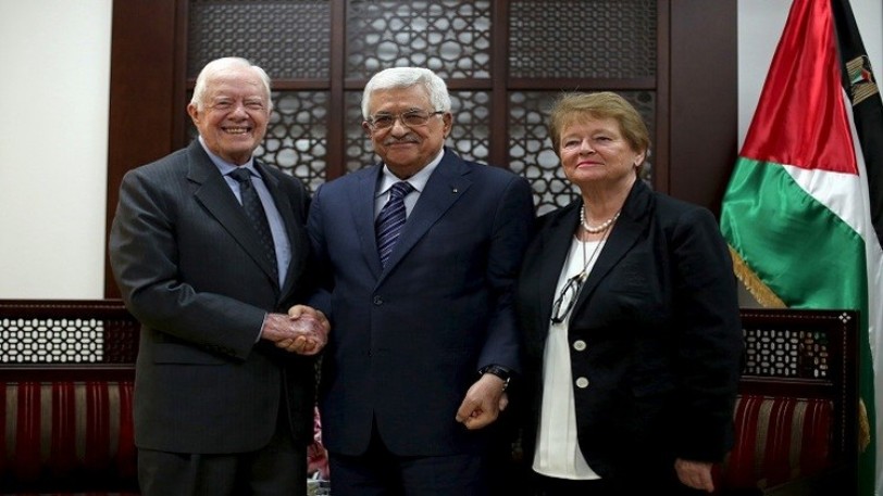 عباس يؤكد ضرورة إنهاء الانقسام خلال لقائه بوفد من «الحكماء الدوليين»