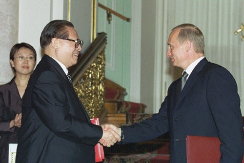 putin_and_jiang_zemin_document-signing_ceremony_2001
