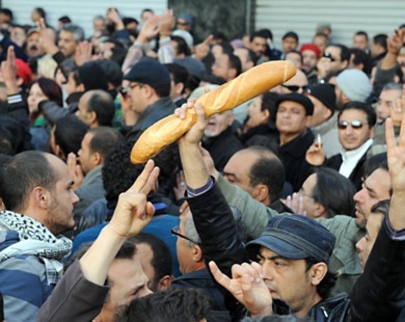 سيدي بوزيد ..خبز و ماء والنهضة لا
