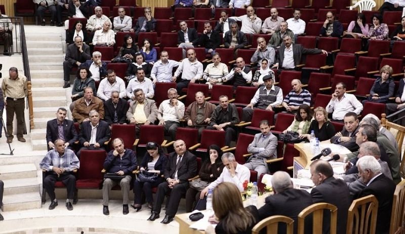 رواتبنا لا تكفي 10 أيام... «كِيف بدنا نعيش»؟