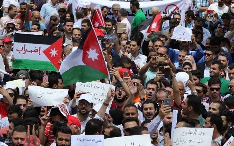 الأردن ينتفض: «يا حكومة هلكتونا»