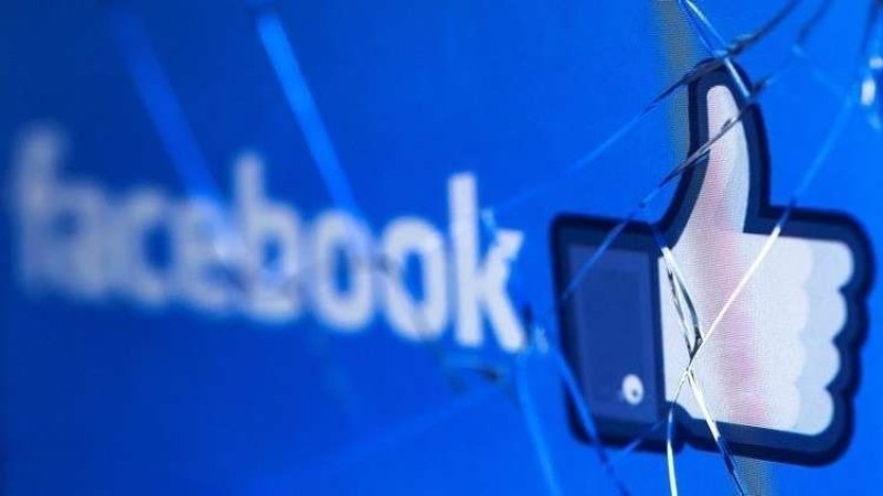 مطورو «فيسبوك» سربوا بيانات ملايين المستخدمين