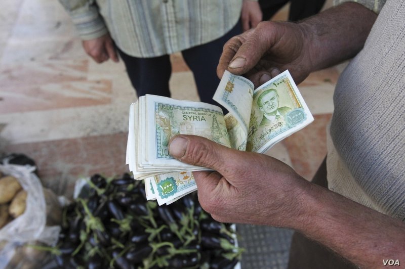 سعر الصرف... الحل بدعم الليرة والتخلُّص من إدمان الدولار