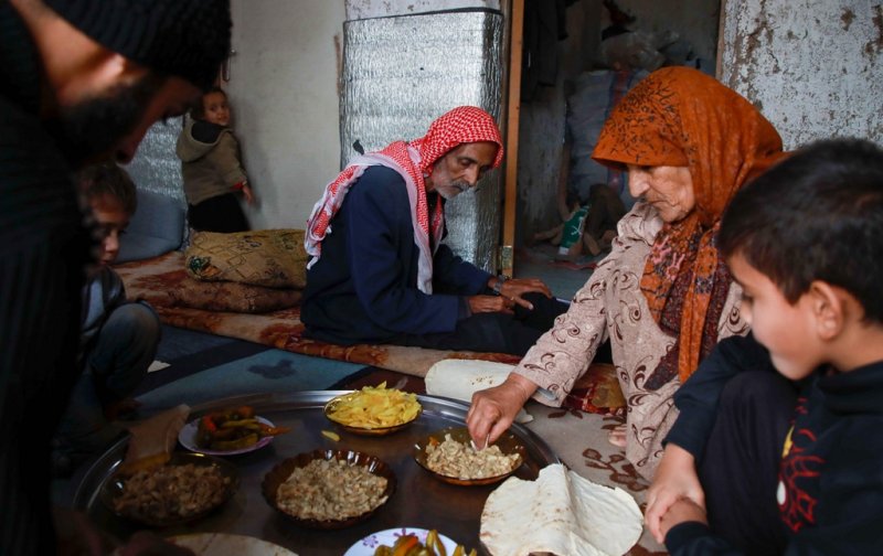 مكافحة الفقر أوْلى دستورياً