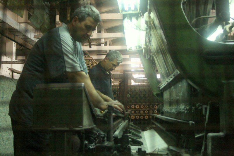 بصراحة ... كيف يعيش هذا العامل