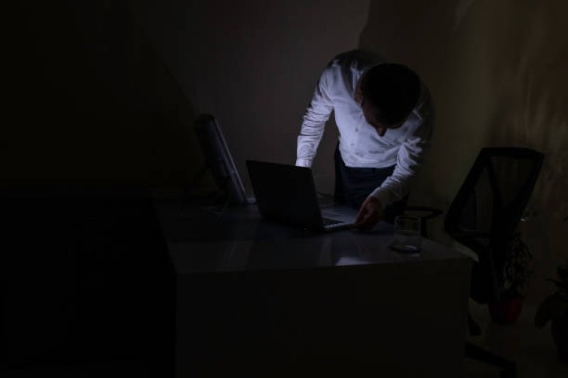 العمل عن بعد خيارٌ إيجابيّ بالعادة لكنَّ سورية استثناء