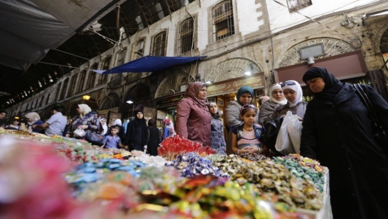 «منعيش ومنشوف»
