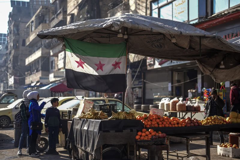 الاقتصاد السوري بعد سقوط السلطة: إعادة تشكُّل البنية الطبقية واتجاهات الاقتصاد