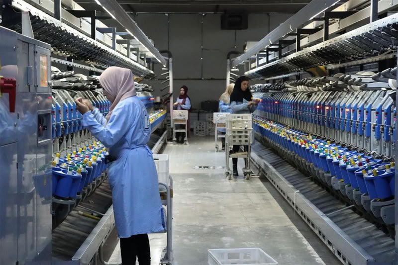 نحن عمال نقابيون لا وزراء... أوقفوا المزايا ومظاهر الترف