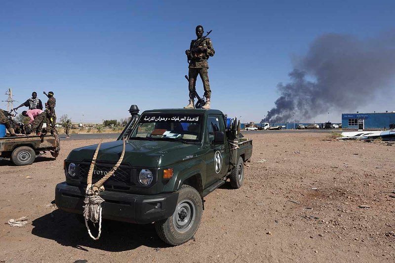 السودان... حرب تتسع على الحدود وانشقاقات لا تكفي لحسم المعركة