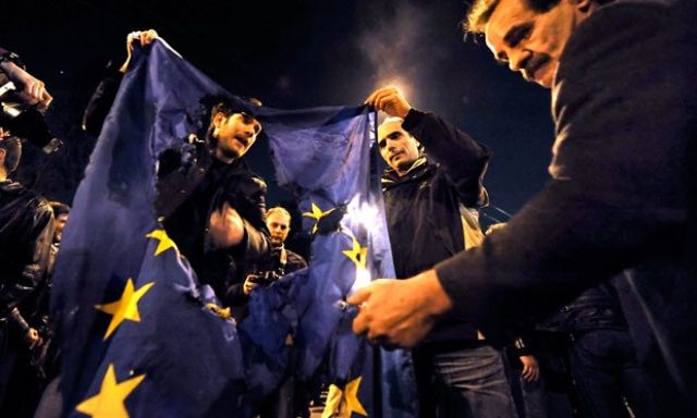 العقدة الأوروبية: فراغ استراتيجي و«اغتراب» شعبي
