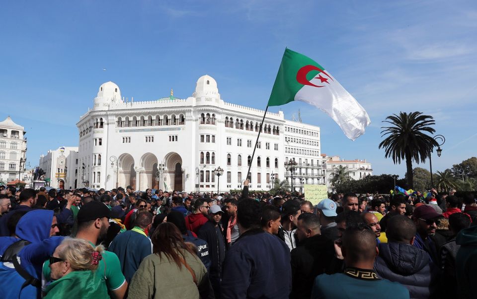 تبون يُعلن أرقاماً جديدة... فهل تخطو الجزائر في الاتجاه المطلوب؟